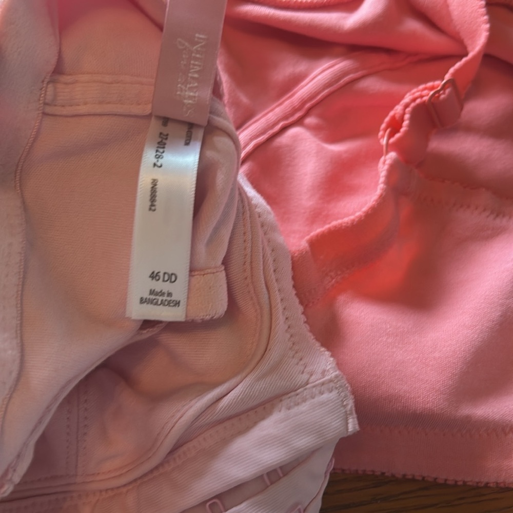 3 Pink Bras - Picture 4 of 5